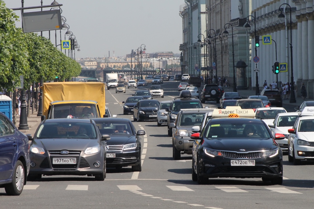 На российском рынке замечен повышенный спрос на автомобили с передним  приводом