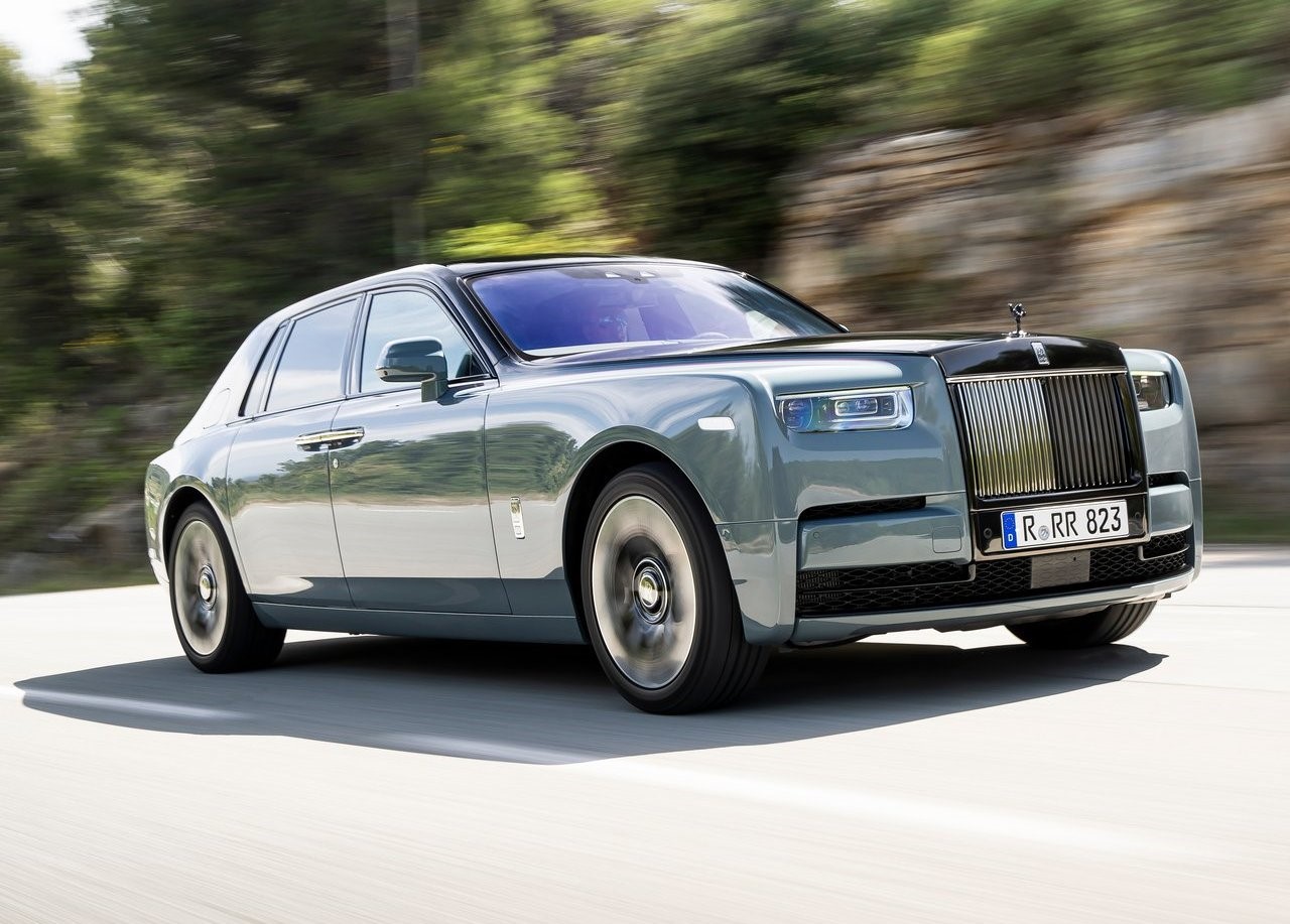 Налог на роскошь автомобили 2024 года. Rolls Royce Phantom 2023. Rolls Royce Phantom 2024. Rolls Royce Phantom Series 2 2023. Rolls Royce Phantom 2024 II Series.