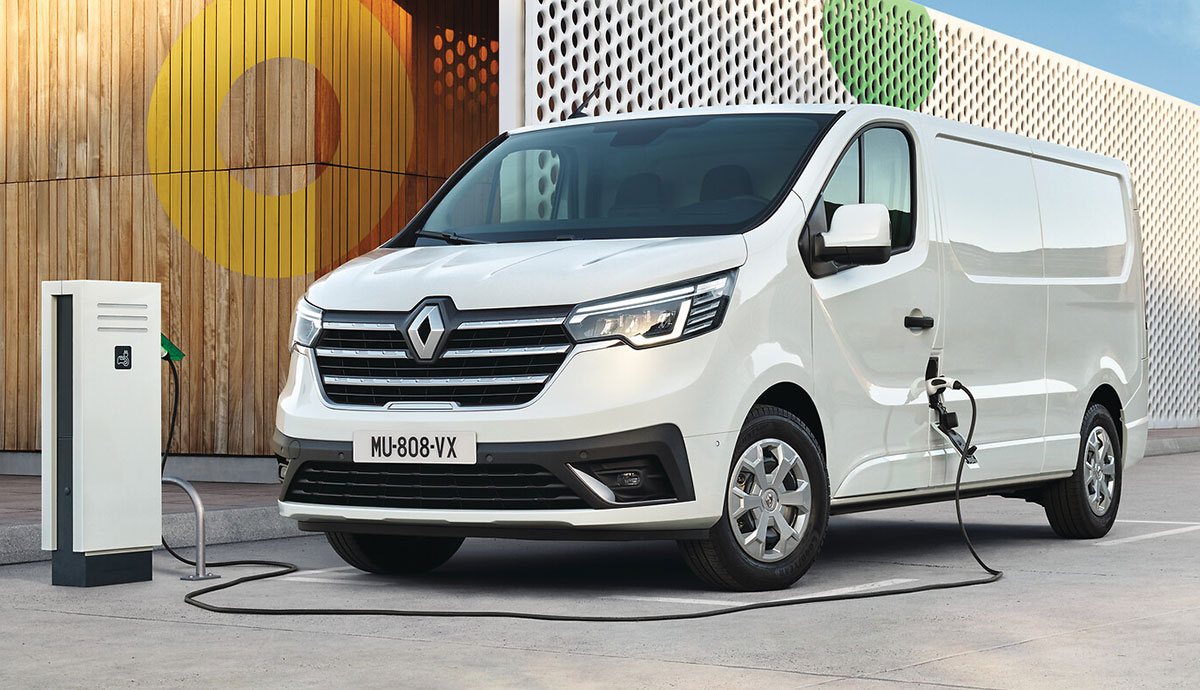 Коммерческий Renault Trafic E-Tech Electric запустят осенью 2023 года