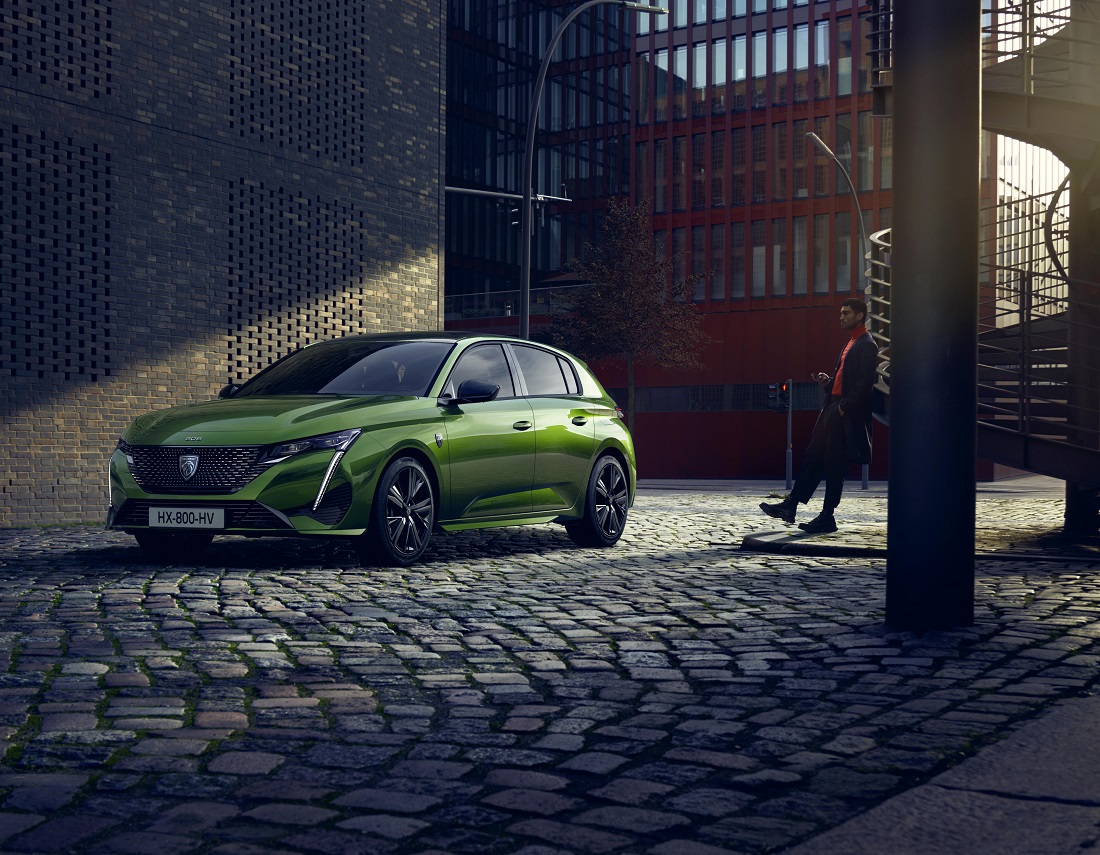 PEUGEOT 308 ПРЕДСТАВЛЕН В НОВОМ ФИРМЕННОМ СТИЛЕ