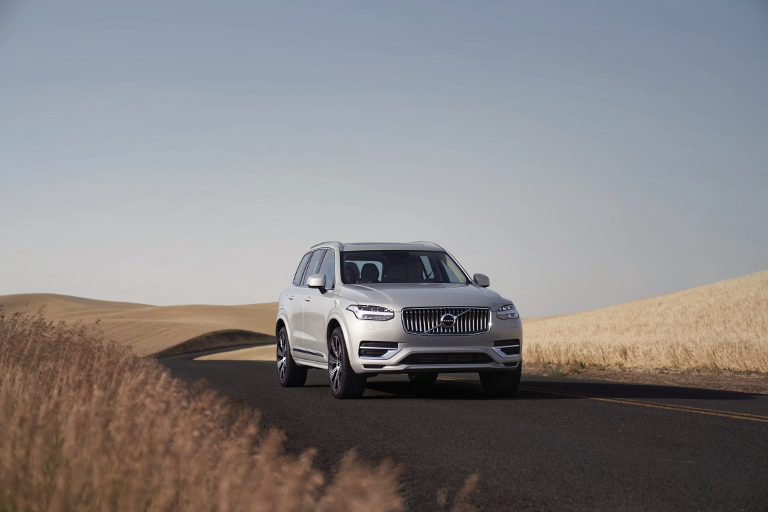 VOLVO XC90: ПОД НАПРЯЖЕНИЕМ