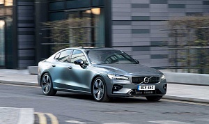 VOLVO НАЧАЛА ПРИЕМ ЗАКАЗОВ НА S60 В БАЗОВОЙ КОМПЛЕКТАЦИИ MOMENTUM