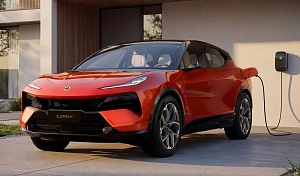 LOTUS ВСЕ МЕНЬШЕ ВЕРИТ РОЗЕТКЕ И ВОЗВРАЩАЕТ СВОИМ «СПОРТСМЕНАМ» ОБЫЧНЫЙ ДВС