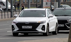БИЗНЕС СОКРАТИЛ ЗАКУПКУ НОВЫХ АВТОМОБИЛЕЙ В СЕРЕДИНЕ ЛЕТА