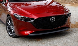 MAZDA ПРЕДСТАВЛЯЕТ НОВЫЙ ХЭТЧБЕК