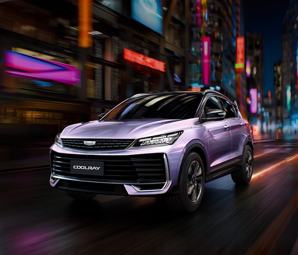 КОМПАНИЯ GEELY НАПОМИНАЕТ О СКОРОМ ПОЯВЛЕНИИ ОБНОВЛЕННОГО КРОССОВЕРА