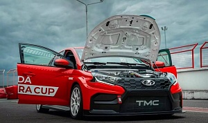 В АРСЕНАЛЕ АВТОВАЗА ПОЯВИЛАСЬ ГОНОЧНАЯ LADA ISKRA. ПОД КАПОТОМ 259 «ЛОШАДЕЙ»