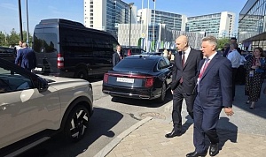 «МАШИНА ХОРОШАЯ, СОВРЕМЕННАЯ»: VIP`Ы ПРОЕХАЛИ ЗА РУЛЕМ LADA AZIMUT