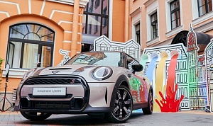 В ПЕТЕРБУРГЕ ПРЕЗЕНТОВАЛИ РЕСТАЙЛИНГОВЫЙ ХЕТЧБЭК MINI