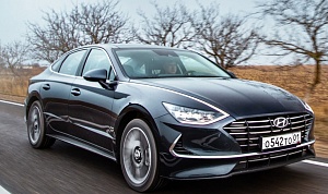 НОВЫЙ HYUNDAI SONATA С 2-ЛИТРОВЫМ ДВИГАТЕЛЕМ ПОЯВИЛАСЬ В РОССИИ