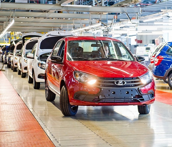 АВТОВАЗ ДОБАВЛЯЕТ ЭНЕРГЕТИКИ: LADA GRANTA ТЕПЕРЬ ОКРАШИВАЮТ В ЦВЕТ «ФЛАМЕНКО»