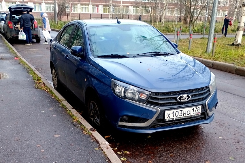 КАКИЕ СЕМИЛЕТНИЕ АВТОМОБИЛИ ЧАЩЕ ДРУГИХ ВЫСТАВЛЯЛИСЬ НА ПРОДАЖУ В СЕРЕДИНЕ ОСЕНИ