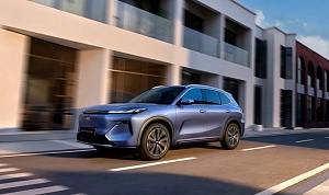 КОМПАНИЯ GEELY ЗНАКОМИТ С ОСНАЩЕНИЕМ ГИБРИДНОГО КРОССОВЕРА EX5 EM-I