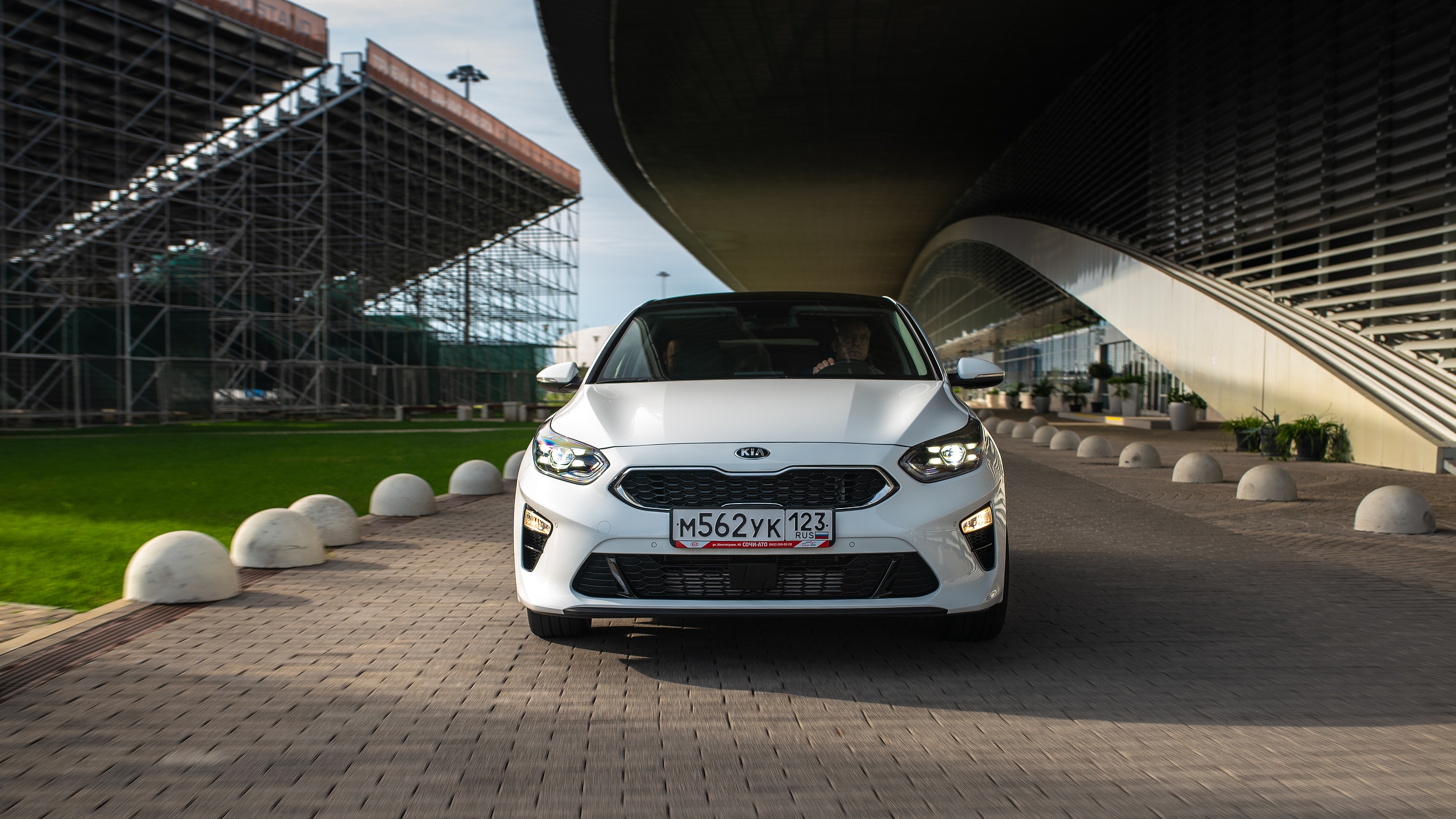 Обратная сторона экрана – KIA Ceed