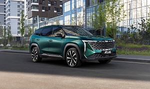 В СЕГМЕНТЕ БЕНЗИНОВЫХ КРОССОВЕРОВ КИТАЙЦЫ ПРЕДПОЧИТАЮТ GEELY MONJARO И ATLAS