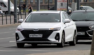 БИЗНЕС СОКРАТИЛ ЗАКУПКУ НОВЫХ АВТОМОБИЛЕЙ В СЕРЕДИНЕ ЛЕТА
